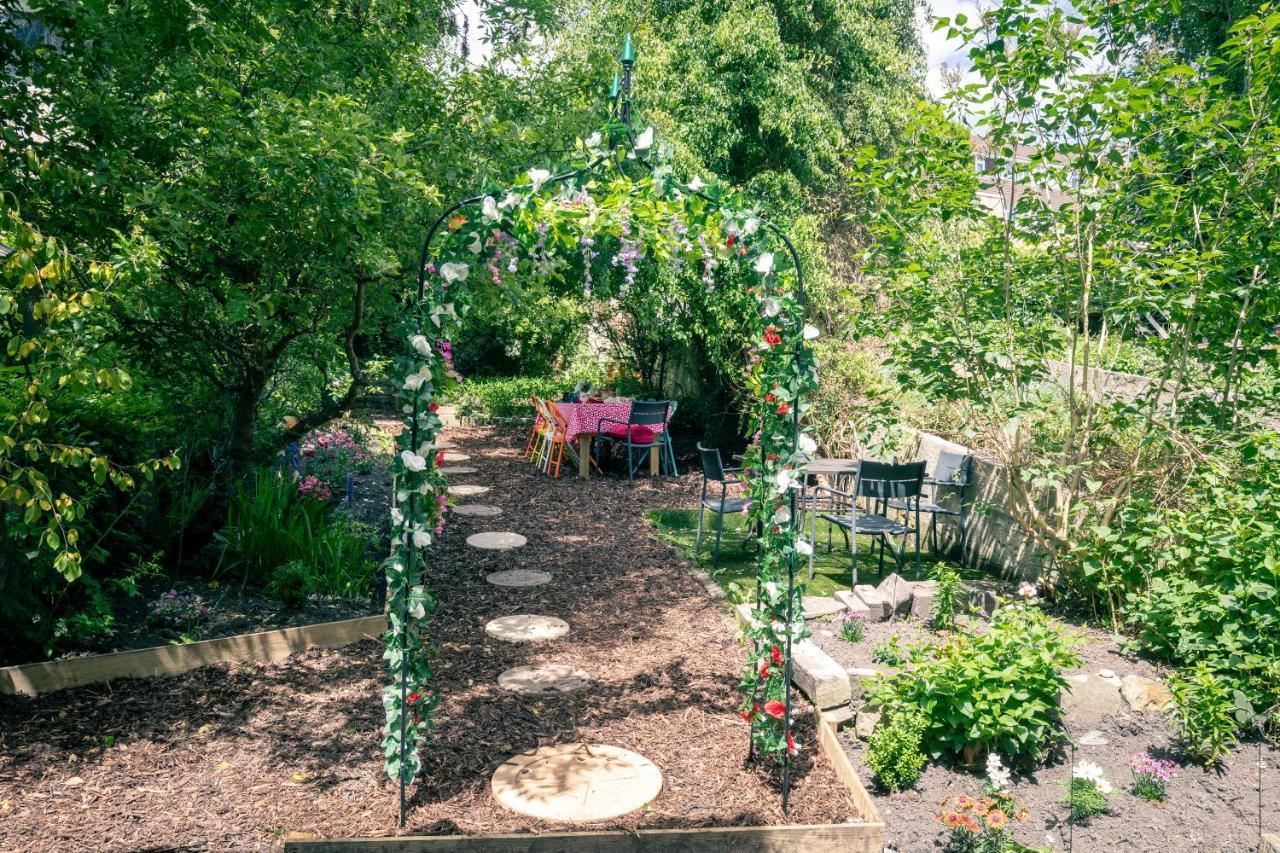 באת' The Wonderland Townhouse - Alice In Wonderland 7Bdr Home מראה חיצוני תמונה