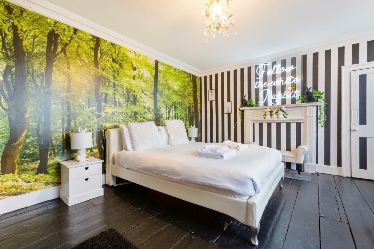 באת' The Wonderland Townhouse - Alice In Wonderland 7Bdr Home מראה חיצוני תמונה