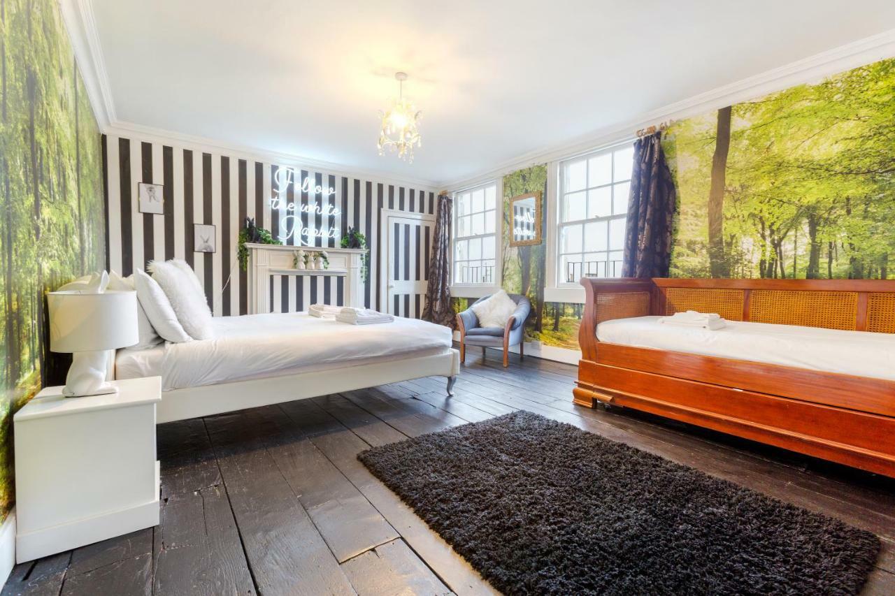באת' The Wonderland Townhouse - Alice In Wonderland 7Bdr Home מראה חיצוני תמונה