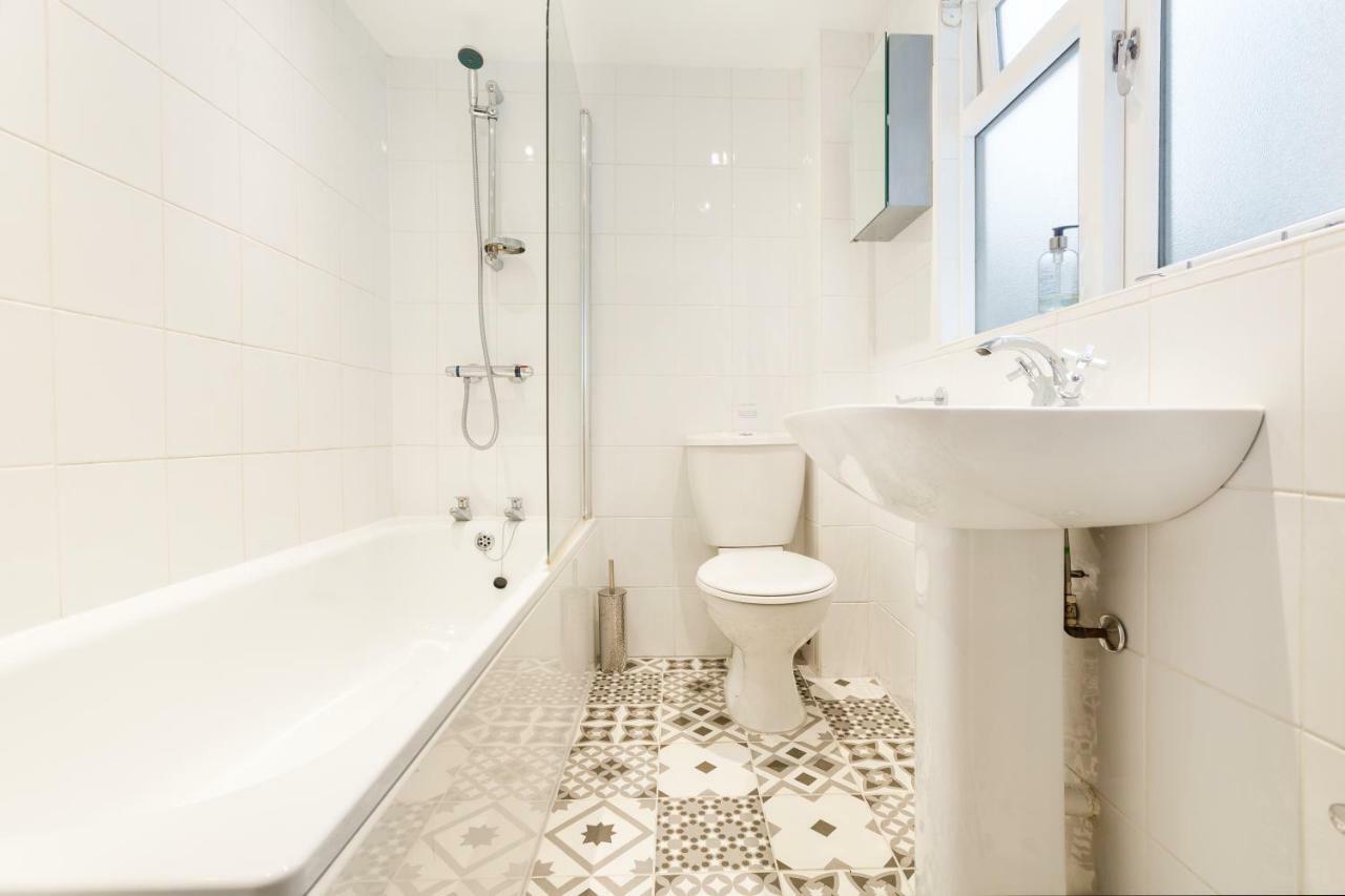באת' The Wonderland Townhouse - Alice In Wonderland 7Bdr Home מראה חיצוני תמונה